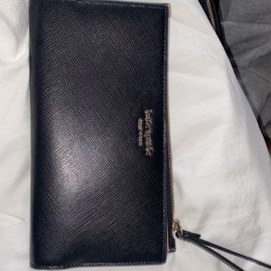 Little clutch perfect for nights out